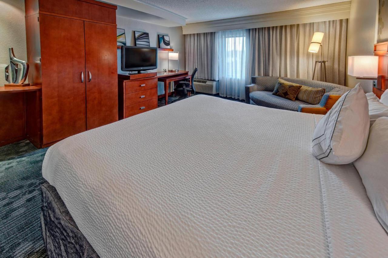Courtyard By Marriott Alexandria Exterior foto