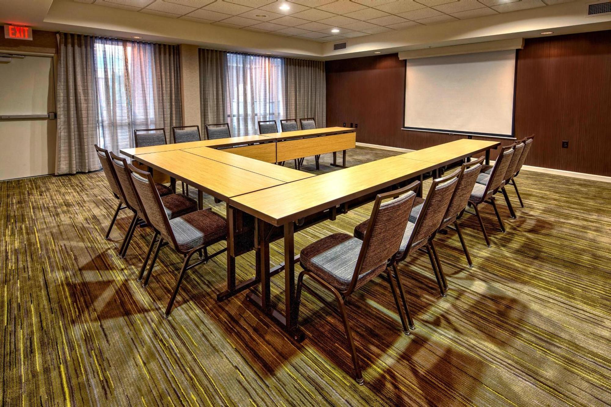 Courtyard By Marriott Alexandria Exterior foto