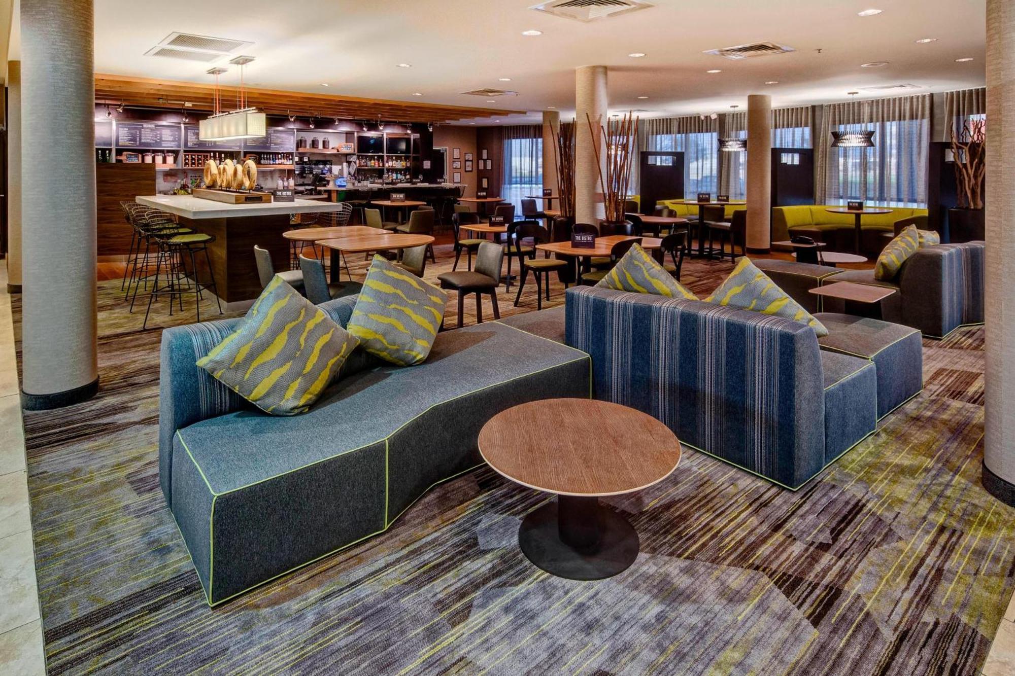 Courtyard By Marriott Alexandria Exterior foto