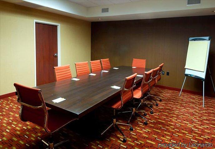 Courtyard By Marriott Alexandria Facilidades foto
