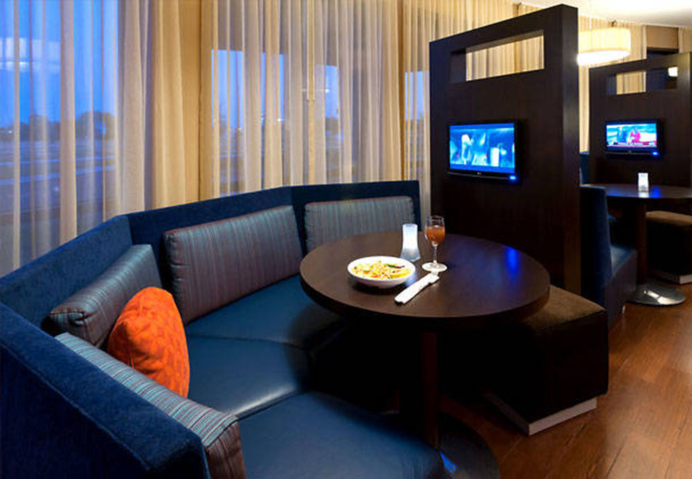 Courtyard By Marriott Alexandria Quarto foto